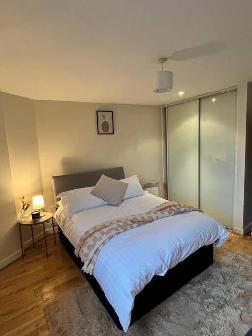 Chic 1 Bed Centrally Located Apartment - Birmingham Jq מראה חיצוני תמונה