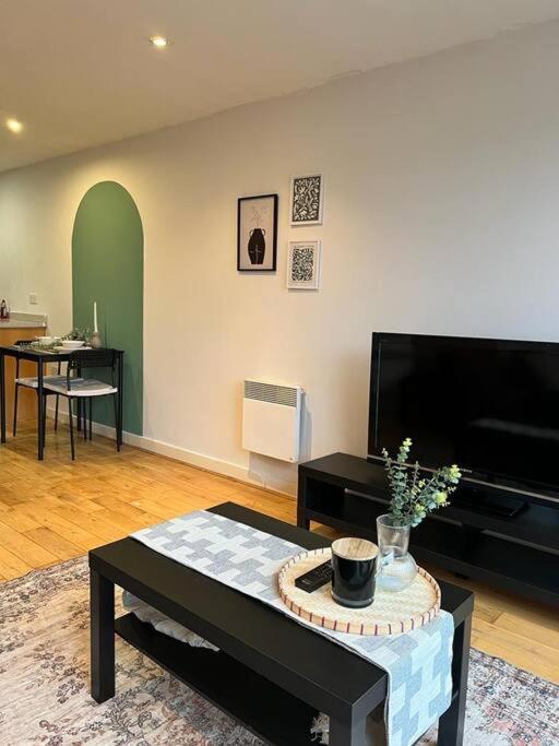 Chic 1 Bed Centrally Located Apartment - Birmingham Jq מראה חיצוני תמונה